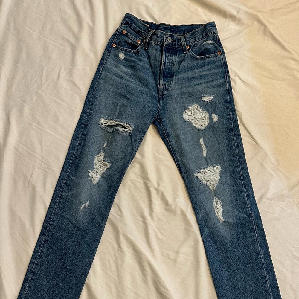 Levis Distressed Blue Jeans 501s buttonfly